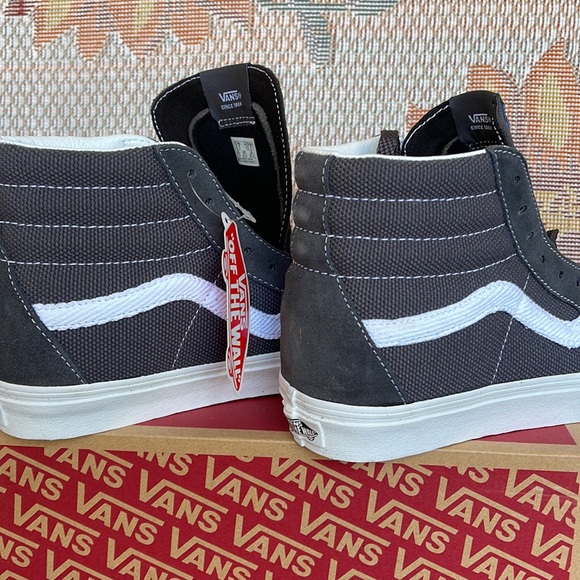 Vans Sk8-Hi
Textured Asphalt
VN0005U9107
WMNS sneakers - Picture 15 of 16